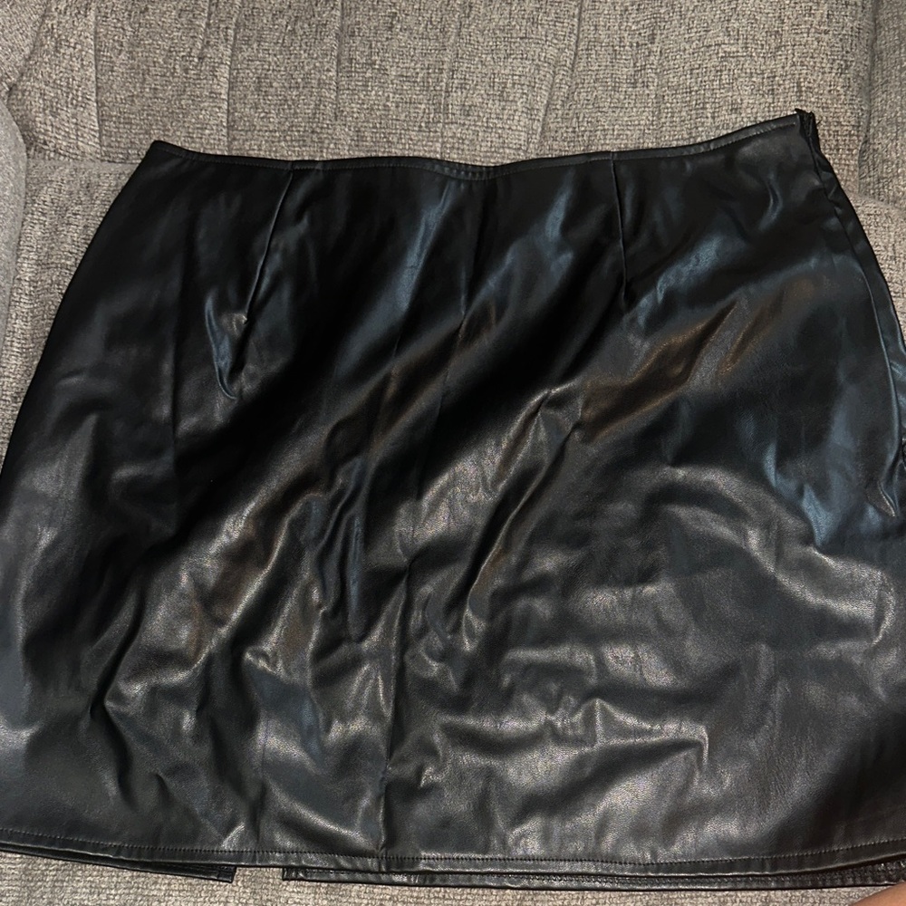 SHEIN Black Faux Leather Pencil Skirt